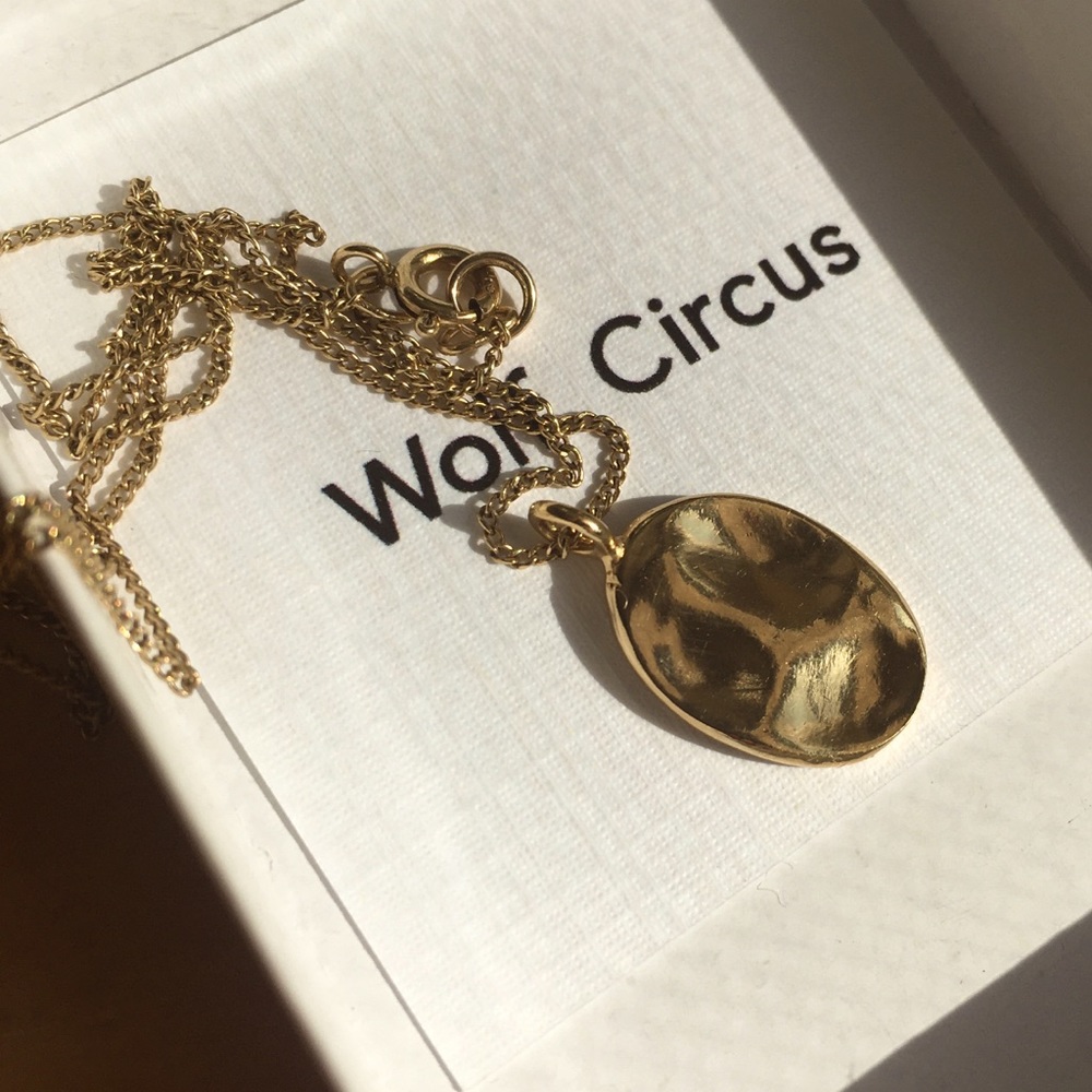 Wolf Circus Gold Pendant Nacklace
